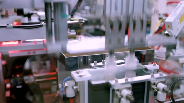 Mobile Phone Touch Monitor Production Line.
Manufacturing production line of touch panel monitor screen for mobile phone.
