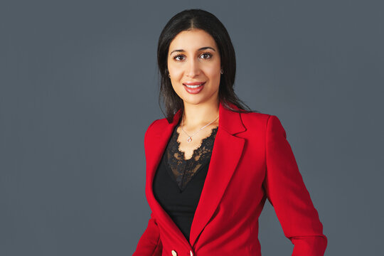 Portrait of beautyful and confident business woman