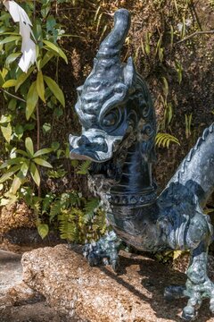 Dragon, sculpture as gargoyle, Hirou-jinja Shinto shrine, Nachisan, Wakayama, Japan