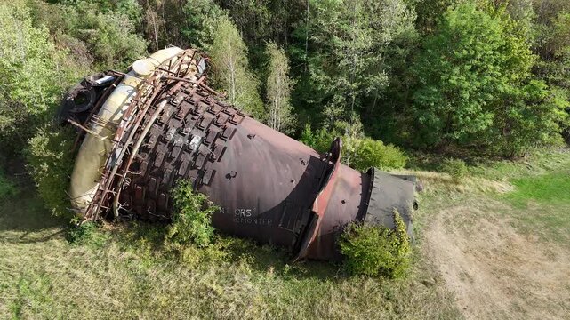 Les vestiges d'un haut-fourneau se trouvent toujours sur le practice du golf de Longwy, t&eacute;moignage du pass&eacute; sid&eacute;rurgique de la ville. En Meurthe-et-Moselle, Lorraine. France 2026