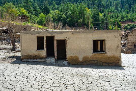 Isparta, Turkey - August 18, 2026: Small Darıb&uuml;k&uuml; village flooded with dam waters despite locals&rsquo; pending legal case. A small village in the southern province of Isparta was flooded by water from a da