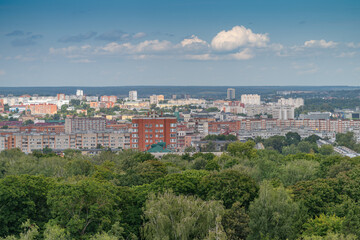 Fototapeta premium Vast cityscape reveals Tula's blend of nature and urban life under a serene sky