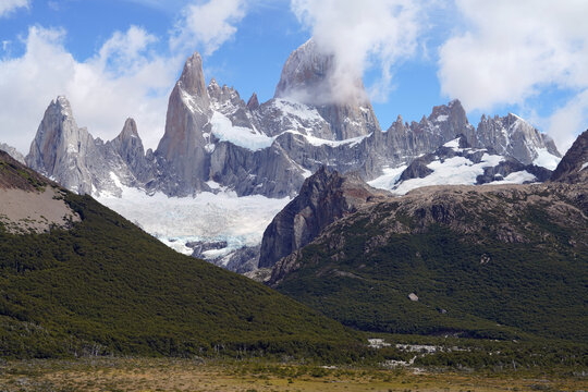Massif du C&eacute;l&egrave;bre Fitz Roy ou Montagne qui fume dans le dialecte indig&egrave;ne