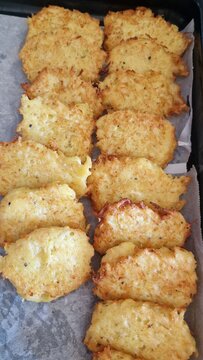 Kartoflyanniki. Potato pancakes.