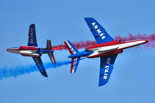 Patrouille de France croisement 2 avions
