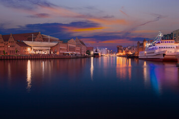 Night view of the Motława River in Gdańsk, Poland – travel background or wallpaper © anettastar