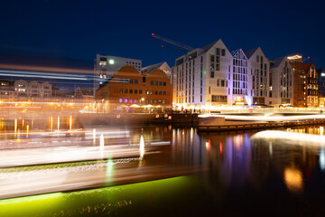 Night view of the Motława River in Gdańsk, Poland – travel background or wallpaper © anettastar