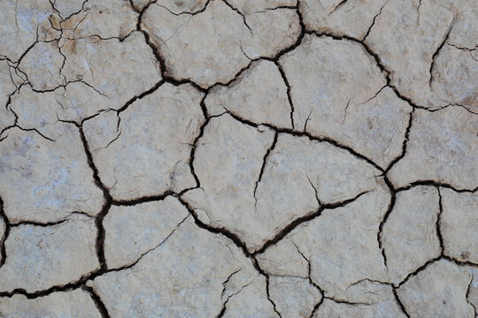 sequ&iacute;a suelo seco agrietado falta de agua textura desertizaci&oacute;n almer&iacute;a espa&ntilde;a 4M0A2958-as26
