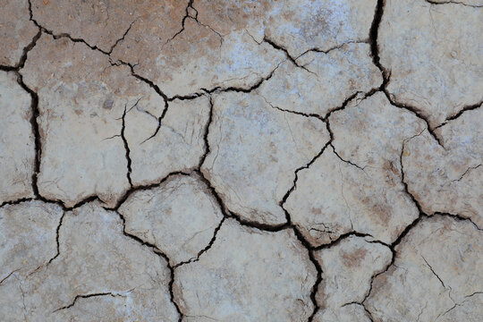 sequ&iacute;a suelo seco agrietado falta de agua textura desertizaci&oacute;n almer&iacute;a espa&ntilde;a 4M0A2960-as26