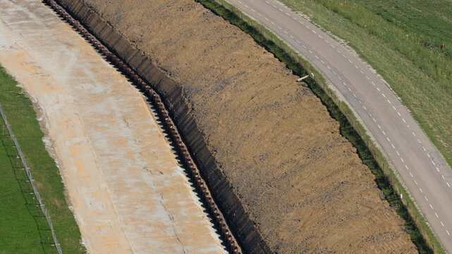 Aerial view of Sterke Lekdijk Reinforcement Between Amerongen and Wijk bij Duurstede