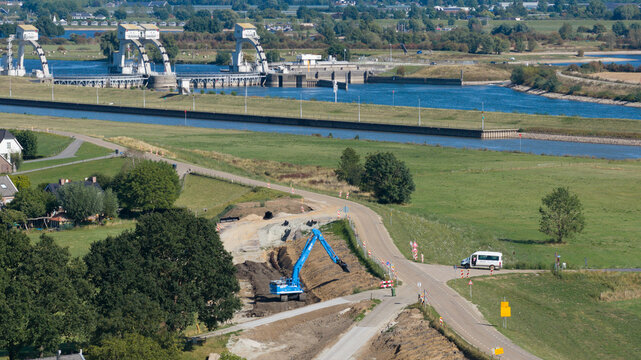 Aerial view of Sterke Lekdijk Reinforcement Between Amerongen and Wijk bij Duurstede