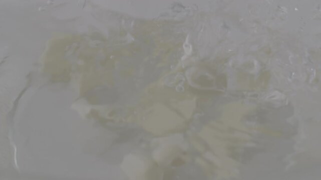 Garlic Peeled Garlic Food Ingredient Vegetable Washing Water Bubble Korea 마늘 깐마늘 식재료 야채 채소 세척 물 기포 방울 조리 요리 한식 한국음식