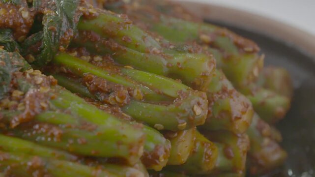 Gat Kimchi Mustard Leaf Kimchi Korean Food Kimchi Side Dish Korea 갓김치 돌산갓김치 양념김치 한식 김치 반찬 한국음식 백반 식재료 조리 요리 뚝배기 접시