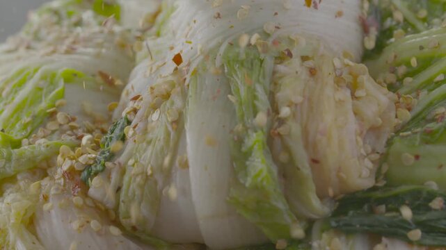 김장 김치 백김치 전통 한식 배추 절임배추 양념 소 김장철 발효식품 발효 전통음식 한국음식 식재료 반찬 유네스코인류무형문화유산 김장문화 손맛 정성 가정식 항아리 옹기