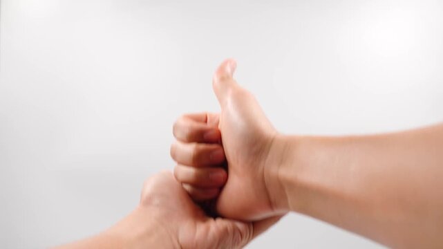 You can learn how to sign "help" in American Sign Language (ASL) Make a thumbs-up shape with your dominant hand. Place it flat on the palm of your non-dominant hand, which faces up at chest level.