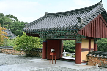 Fototapeta premium traditional Korean temple by 통도사