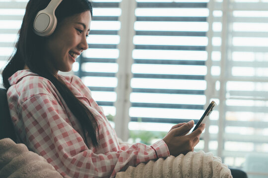 Woman enjoying life at home, promoting healthy eating, wellness, and a balanced lifestyle. Concept of natural nutrition, mindfulness, and modern healthy living.