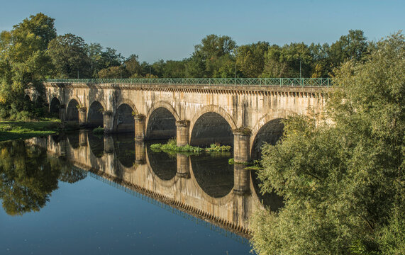 Pont-canal sur la Loire &agrave; Digoin, Sa&ocirc;ne-et-Loire, France