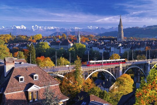 View of Bern's old town, UNESCO World Heritage Site, snow-covered Bernese Alps behind, Canton of Bern, Switzerland