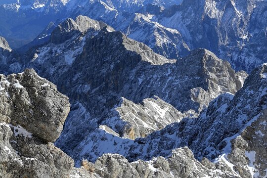 View of the Wetterstein Mountains from the mountain station of the Zugspitz cable car (2962 m), Grainau municipality, Garmisch-Partenkirchen district, Bavaria, Germany