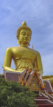 The 69-metre Buddha statue (Big Buddha Bangkok), in the lotus position, visible from afar across the khlongs, dedicated to Luang Pu Sodh Candasaro, Wat Paknam Phasi Charoen, Phasi Charoen district, Bangkok, Thailand