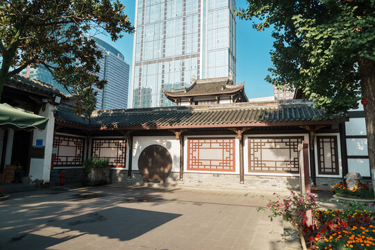 Daci Temple is a Buddhist temple in Chengdu, China, known for its long history and peaceful atmosphere. Situated next to the modern Taikoo Li shopping complex.