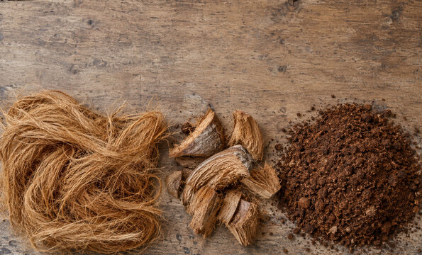 Coir Fiber and Coco Pith From Coconut Husk Processing