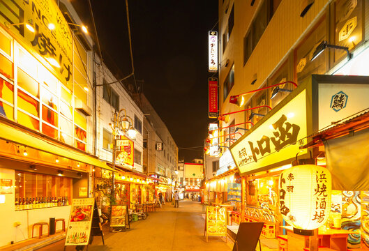 東京飲み屋街・赤羽駅前　一番街