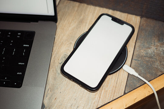 Phone Charging on Wireless Pad