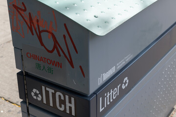Obraz premium close-up of a litter bin or receptacle in China Town, Toronto