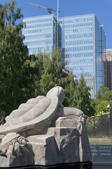 Obraz premium Turtle Sculpture (Turtle Island/Mother Earth), created by Solomon King, an Anishinaabe artist and stonemason from Neyaashiinigmiing First Nation, Spirit Garden, Nathan Phillips Square, Toronto