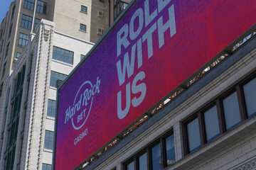 Obraz premium 279 Yonge Street digital spectacular featuring DOOH advertising for Hard Rock Bet, an online sportsbook and casino platform, Toronto