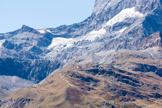 Gornergrat Gletscher mit ewigem Eis dem Klimawandel ausgesetzt an Matterhorn S&uuml;dwestflanke in Zermatt Schweiz