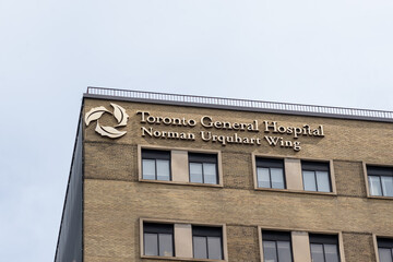 Obraz premium Toronto, Ontario, Canada - September 16, 2026: Norman Urquhart Wing at Toronto General Hospital in downtown Toronto, Ontario, Canada. The Toronto General Hospital is a major teaching hospital and the 