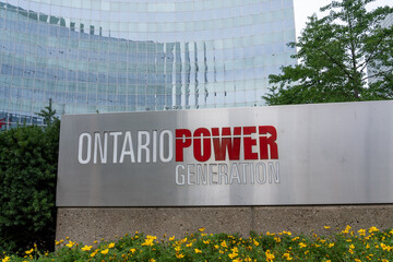 Obraz premium Toronto, Ontario, Canada - September 16, 2026: Ontario Power Generation (OPG) office on University Avenue in Toronto, Ontario, Canada. 
