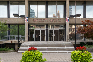 Obraz premium Toronto, Ontario, Canada - September 16, 2026: Edward Johnson Building, which houses the Faculty of Music at the University of Toronto St. George campus in Toronto, Ontario, Canada. 