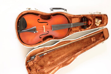 violin on white background © Saidee