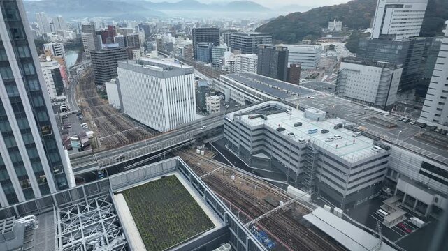 駅と道路の俯瞰タイムラプス