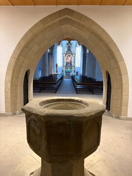 Blick in die Katholische Propsteikirche St. Peter im Zentrum der Stadt Recklinghausen im Ruhrgebiet