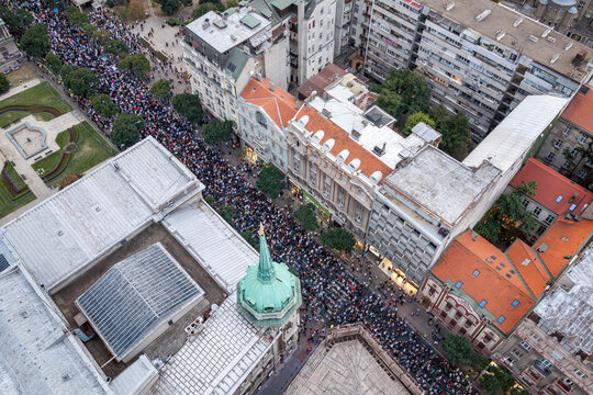 Aerial view of crowds during student electoral list submission