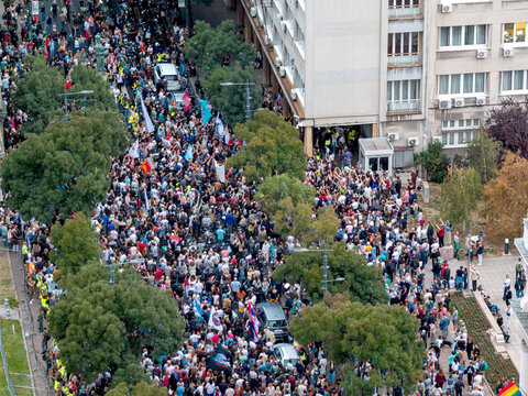 Aerial view of crowds during student electoral list submission
