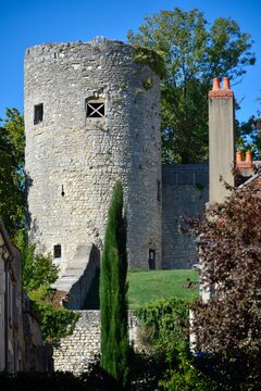 Tour donjon des remparts  de la Charit&eacute;-sur-Loire (Ni&egrave;vre)