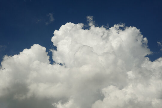 cloudy beautiful sky , Beautiful cloud
