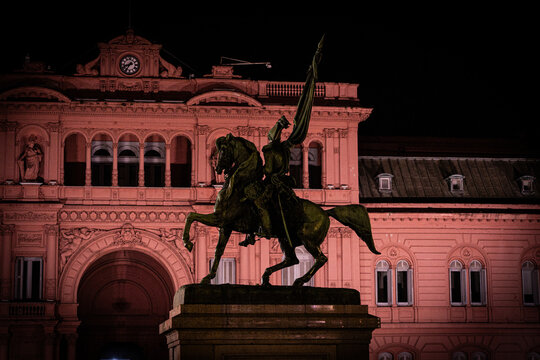 Monumento a Manuel Belgrano y Casa Rosada - CABA Buenos Aires, Argentina