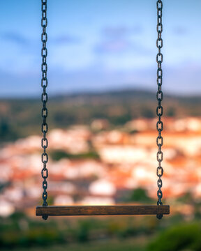 Baloi&ccedil;o com vila no horizonte