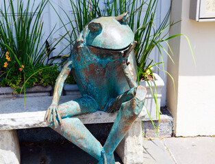 Obraz premium Whimsical Frog Sculpture