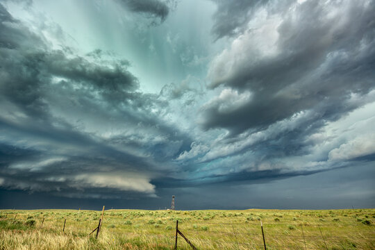 Storm cell formation in Tornado Alley