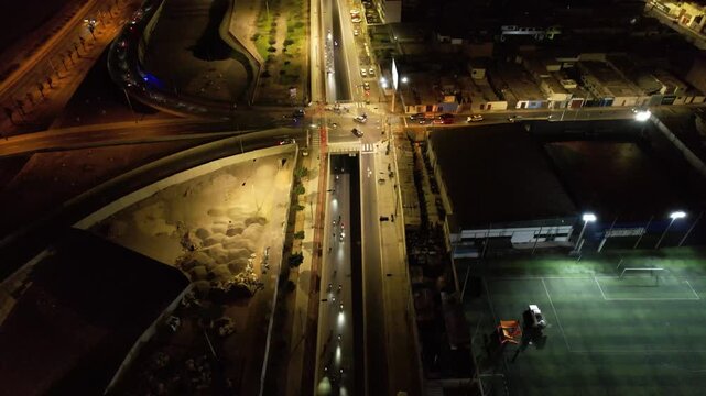 video de drone , distrito de san miguel en lima de noche, ciclistas 