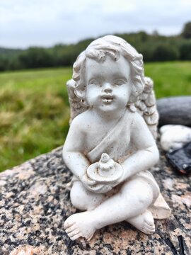 statue of angel