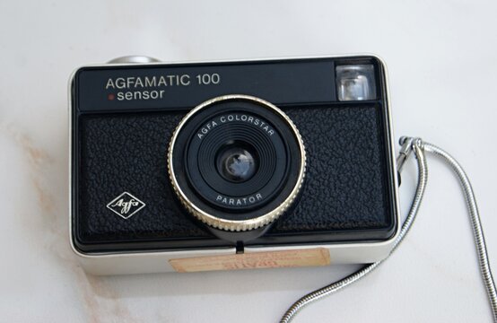 Agfamatic 100 Sensor camera with retro design